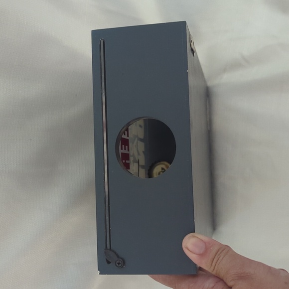 WALL MOUNTED OPENER WITH CAP COLLECTOR - Picture 4 of 6